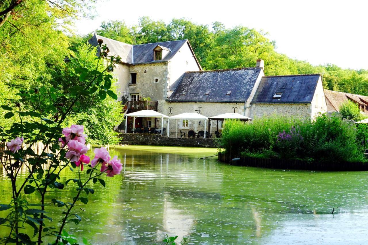 Le Moulin De La Planche Bed and Breakfast Cerelles Exteriör bild