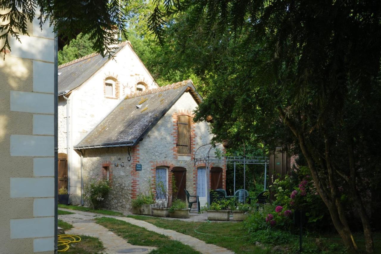 Le Moulin De La Planche Bed and Breakfast Cerelles Exteriör bild