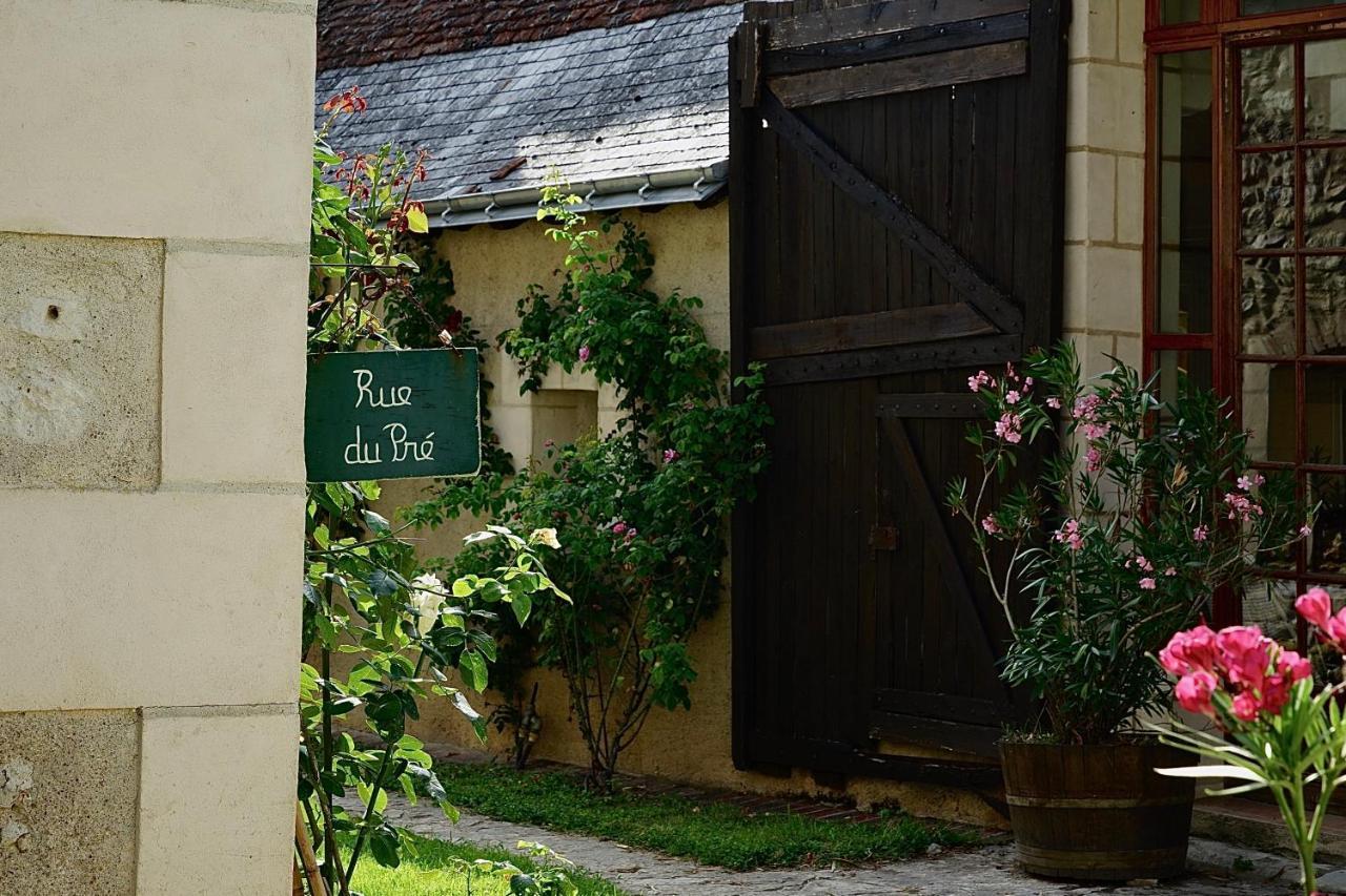 Le Moulin De La Planche Bed and Breakfast Cerelles Exteriör bild